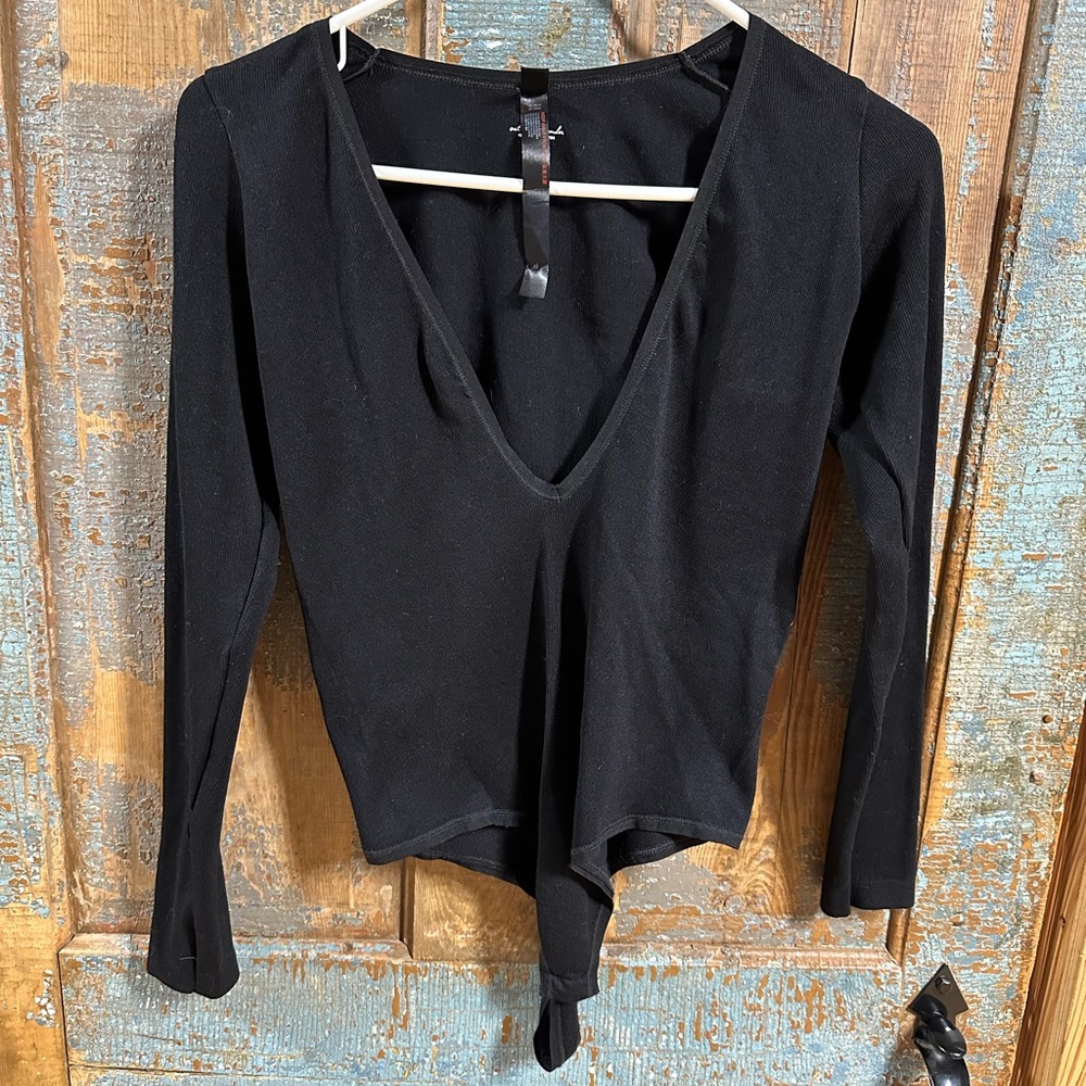 Women's Out From Under Urban Outfitters Black V-neck Long Sleeve Body Suit M/L